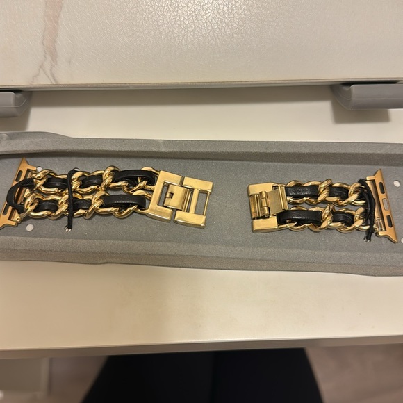 Apple Watch strap and case *brand new - Picture 3 of 3